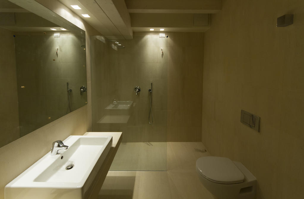 La Casa Del Porto Apartment Lovere Ruang foto