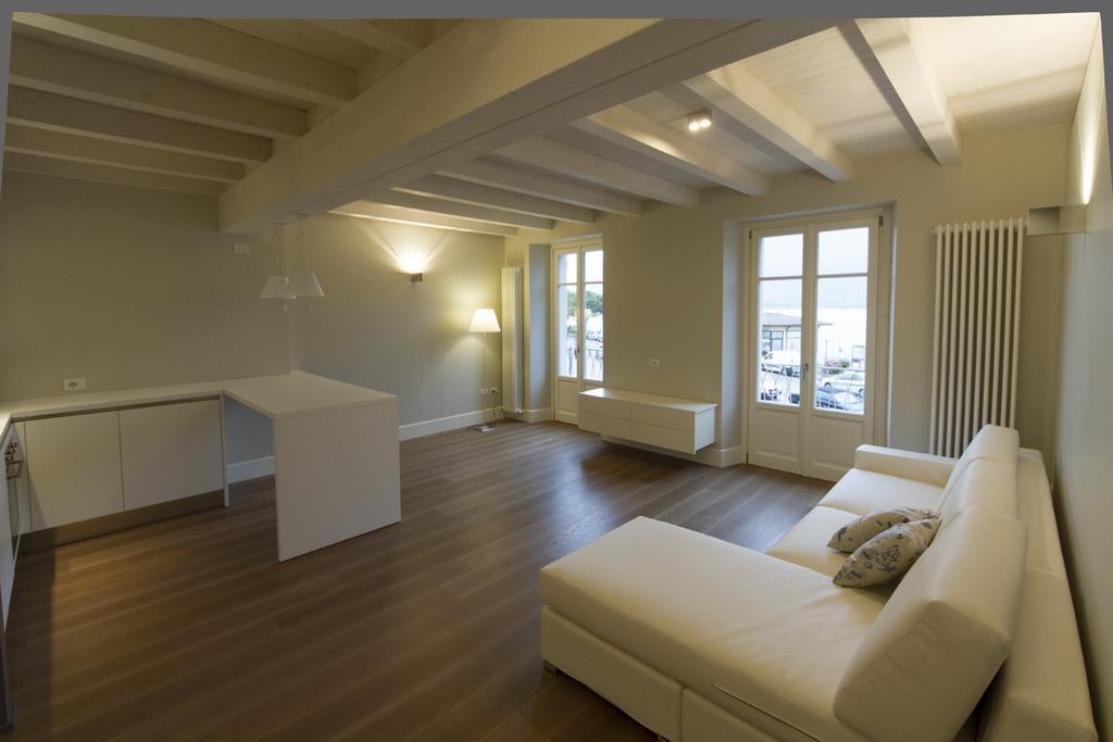 La Casa Del Porto Apartment Lovere Ruang foto